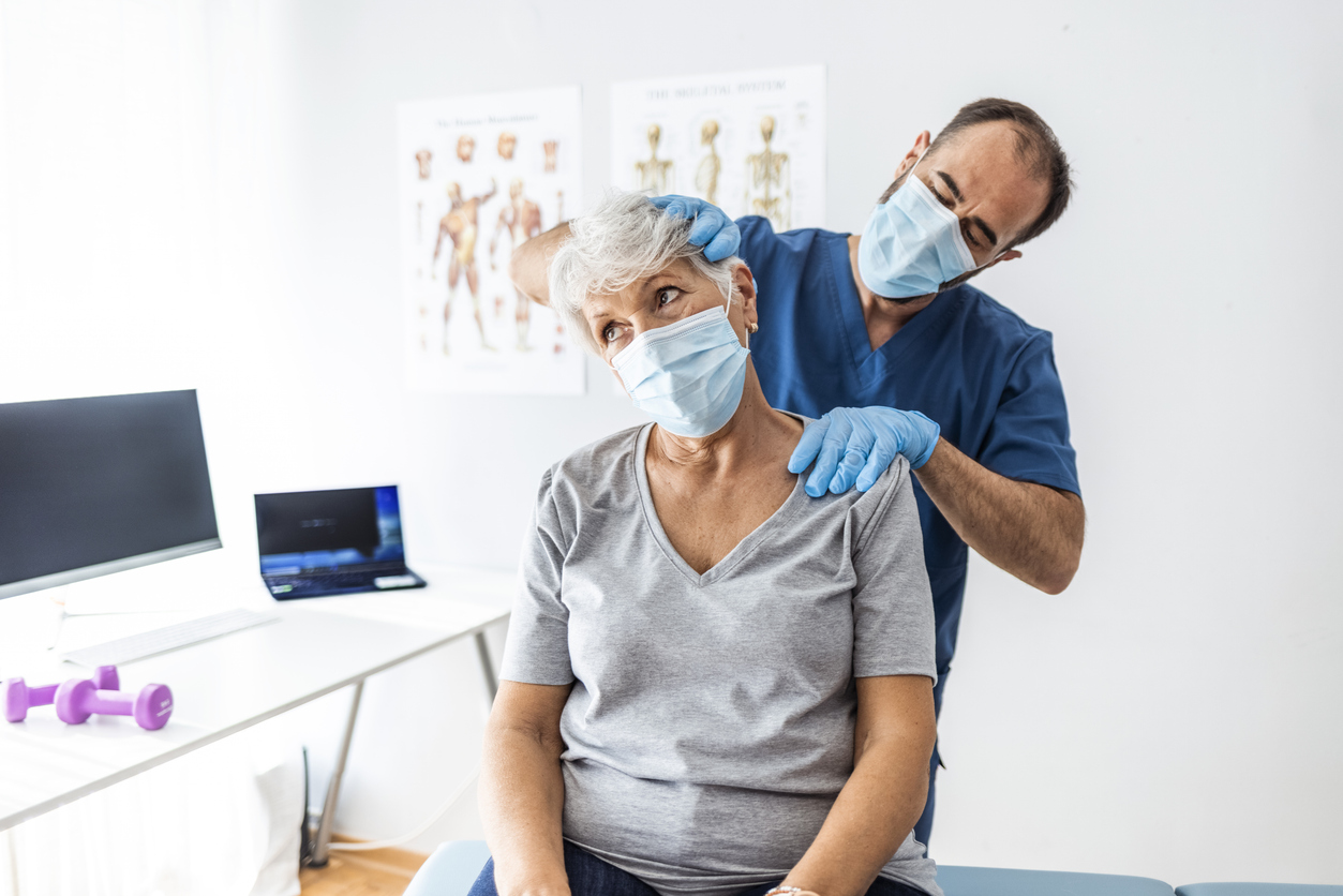 chiropractic neck adjustment